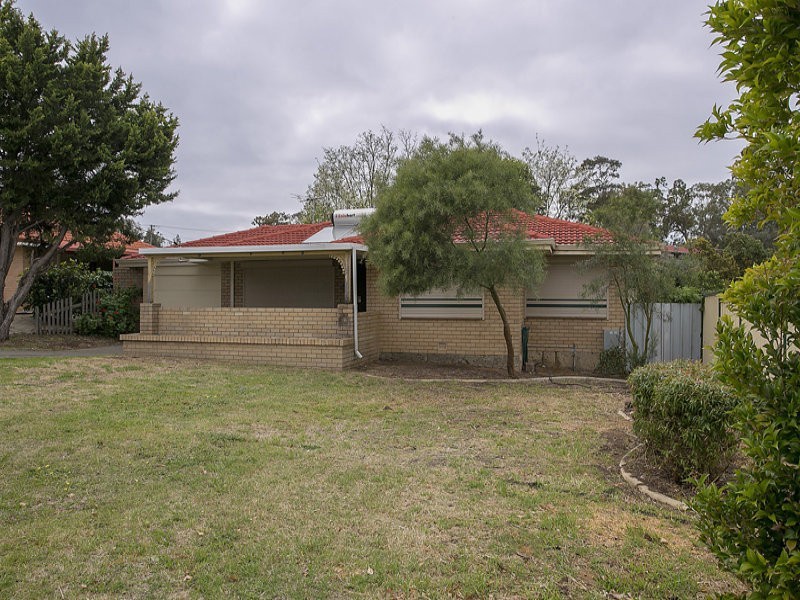 4 Worrall Court, Orelia WA 6167
