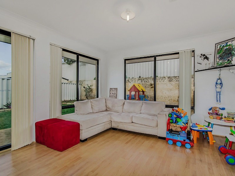 15 Liddington Rise, Leda WA 6170