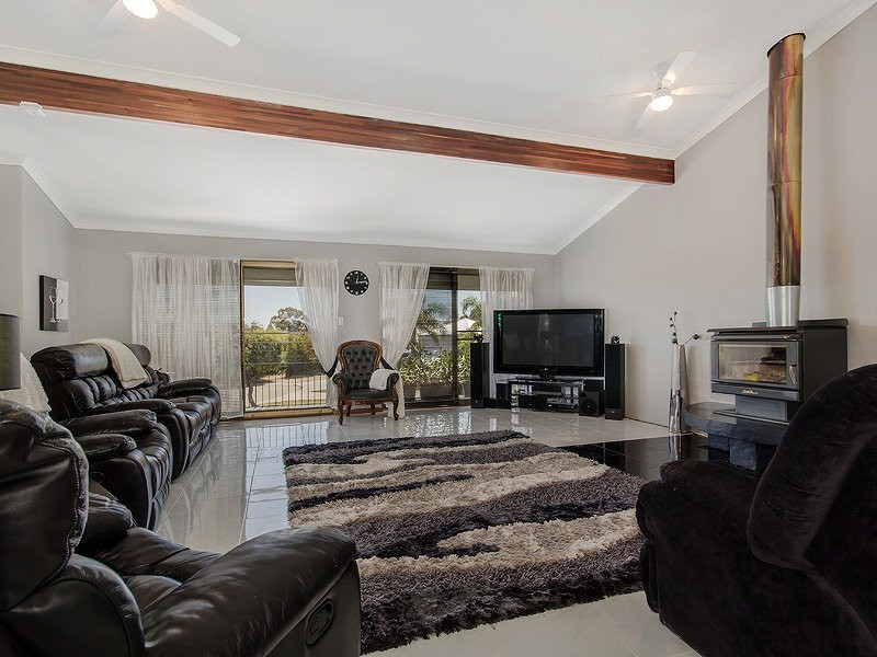 10 Allin Place, Parmelia WA 6167