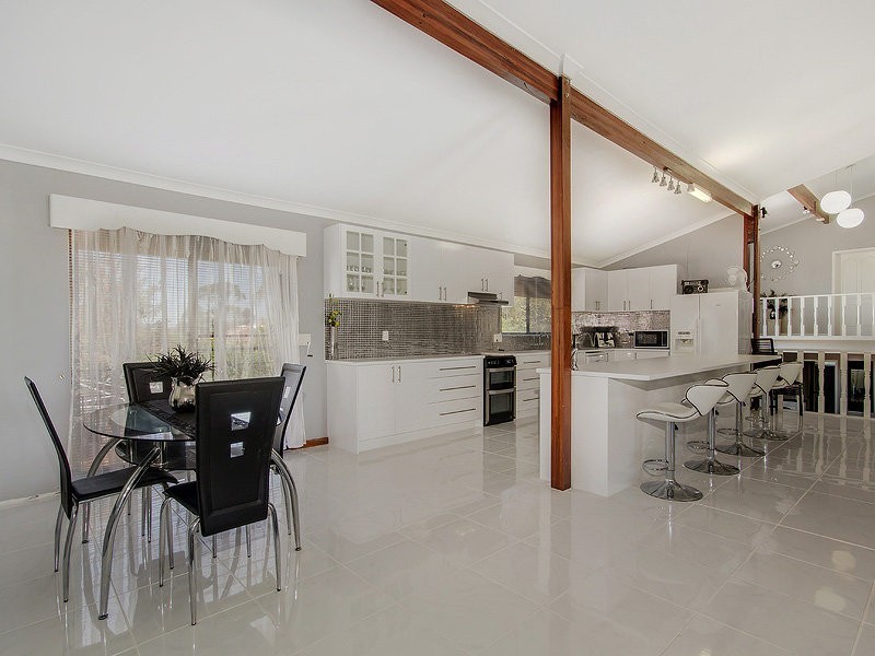 10 Allin Place, Parmelia WA 6167