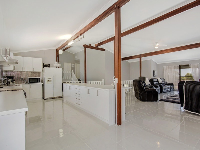 10 Allin Place, Parmelia WA 6167