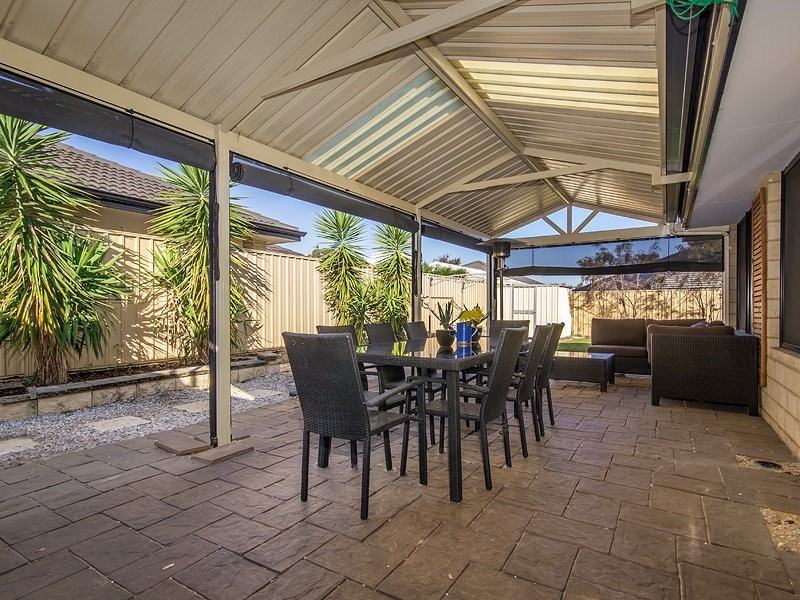 4 Dewsbury Drive, Bertram WA 6167