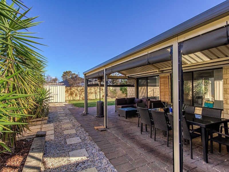 4 Dewsbury Drive, Bertram WA 6167