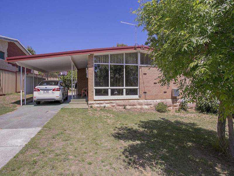 6 Larkin Court, Medina WA 6167