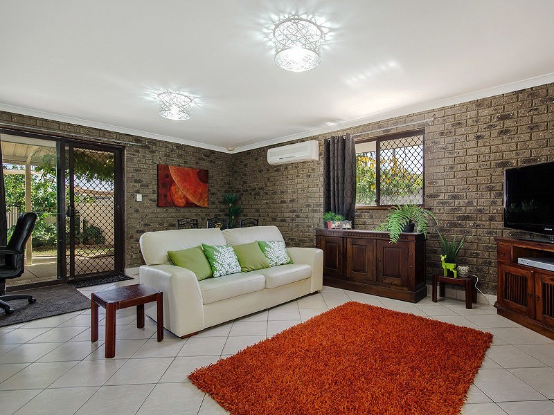 1 Chipper View, Parmelia WA 6167