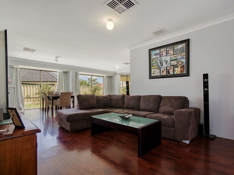 17 Minstrell Road, Bertram WA 6167