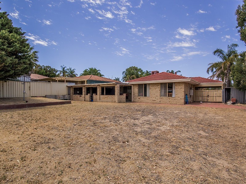 23 Parkway Gardens, Parmelia WA 6167