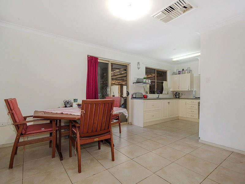 23 Parkway Gardens, Parmelia WA 6167