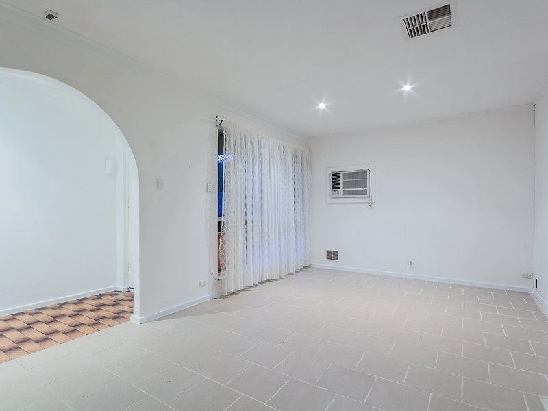54 Mckean Way, Parmelia WA 6167