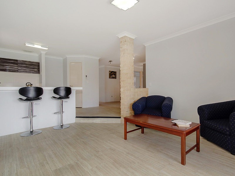 11 Salter Place, Parmelia WA 6167