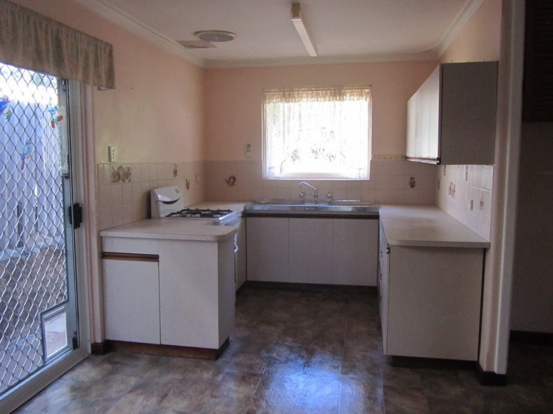 10 Henessy Avenue, Orelia WA 6167