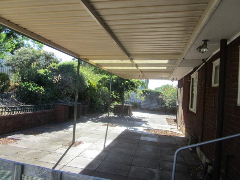 10 Henessy Avenue, Orelia WA 6167