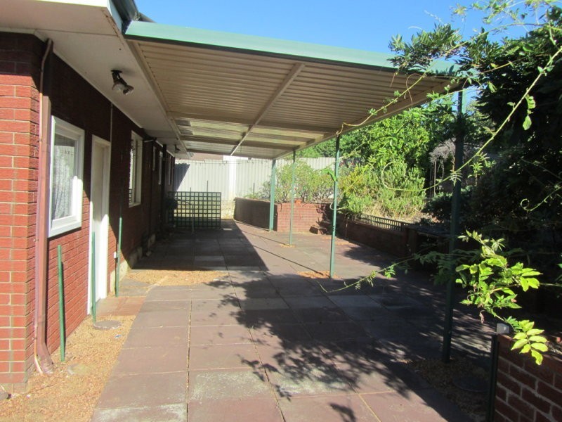 10 Henessy Avenue, Orelia WA 6167