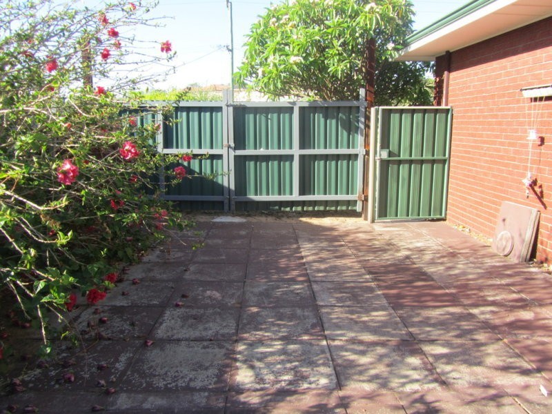 10 Henessy Avenue, Orelia WA 6167