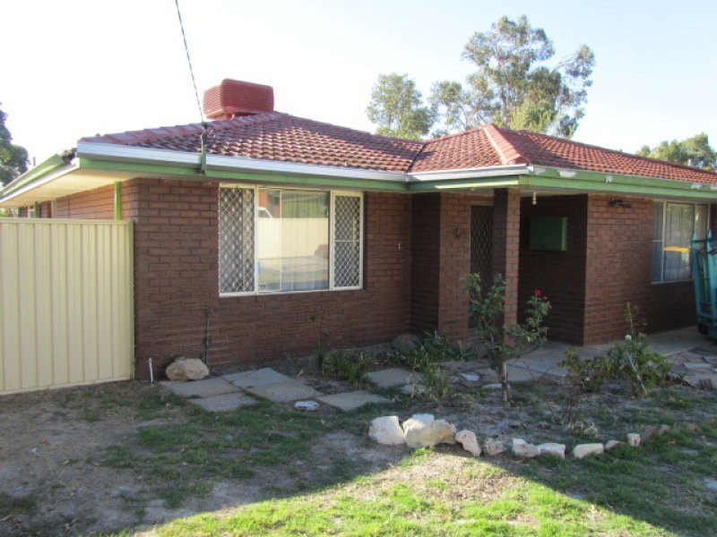 13 Farmer Way, Parmelia WA 6167