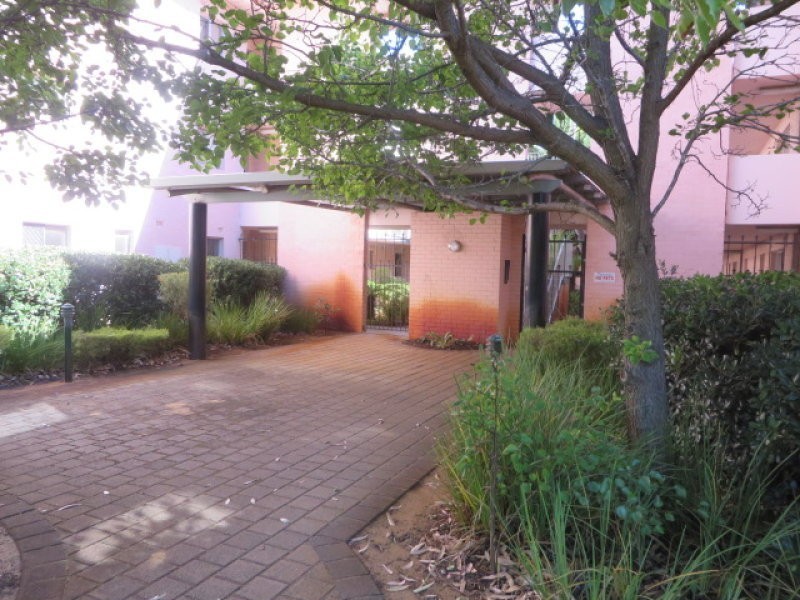 21/4 Canham Way, Orelia WA 6167