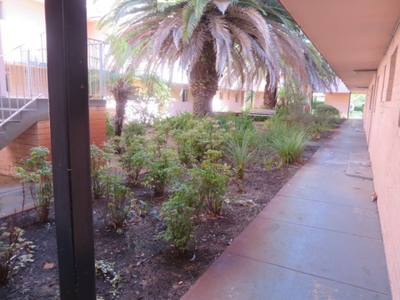 21/4 Canham Way, Orelia WA 6167