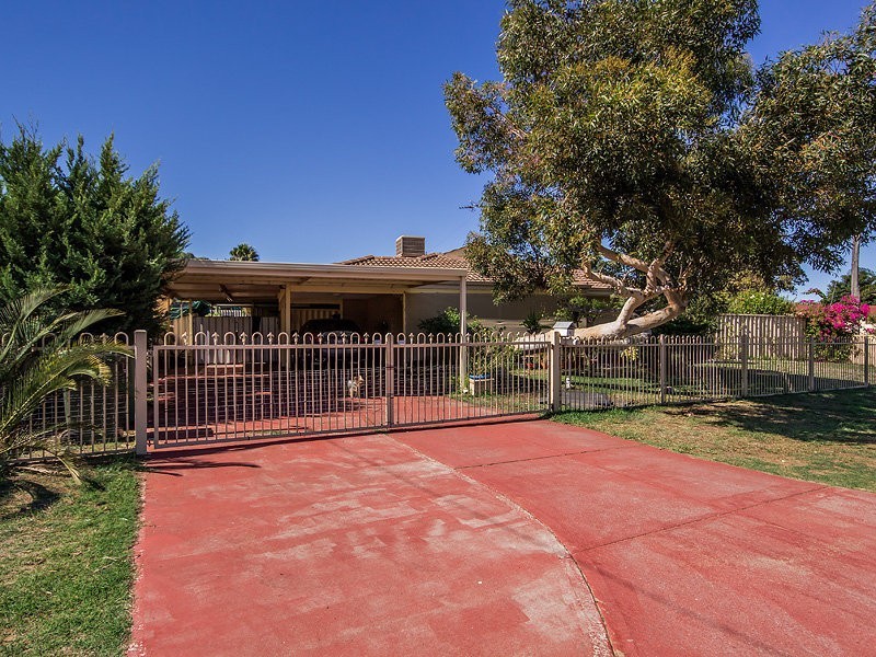 4 Corring Way, Parmelia WA 6167