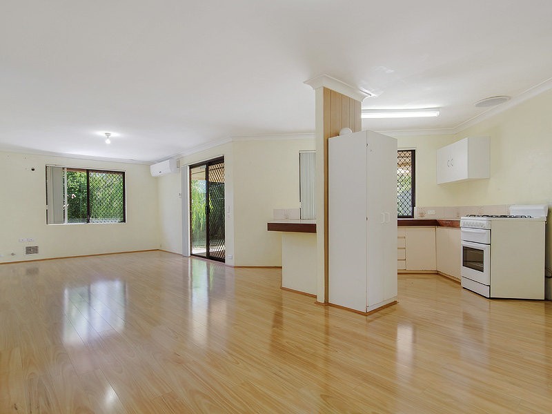 18 Corring Way, Parmelia WA 6167