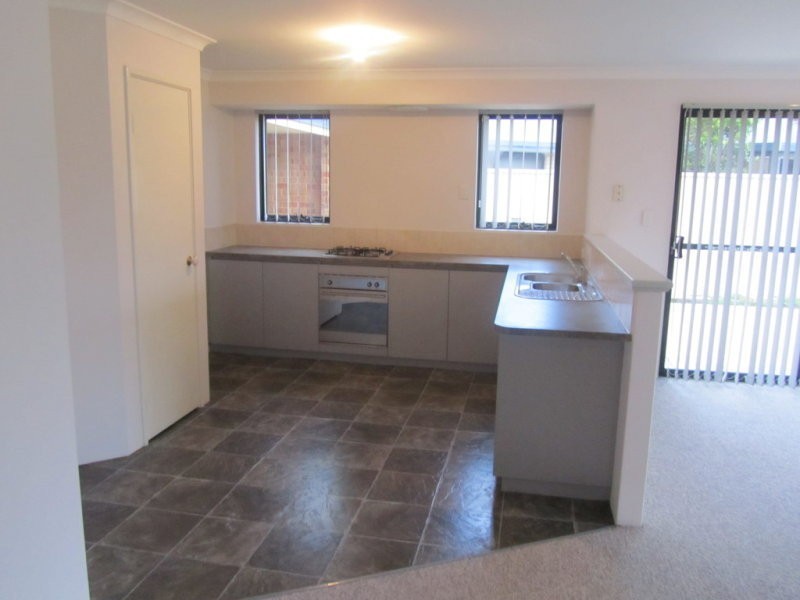 10 Cleopatra Circuit, Bertram WA 6167