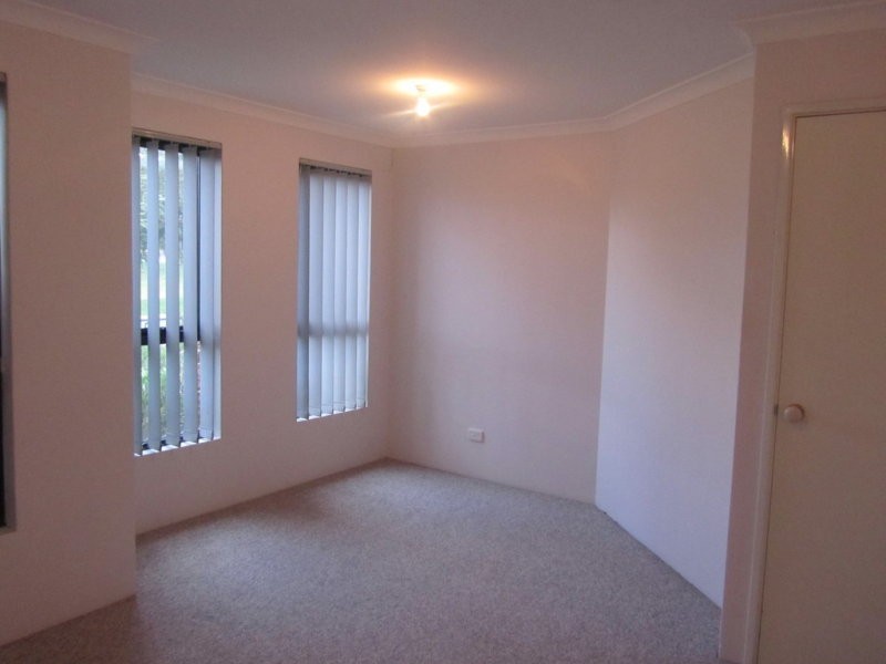 10 Cleopatra Circuit, Bertram WA 6167