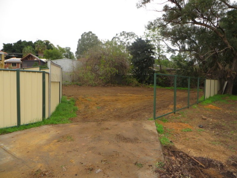 2/4 Brownell Place, Medina WA 6167