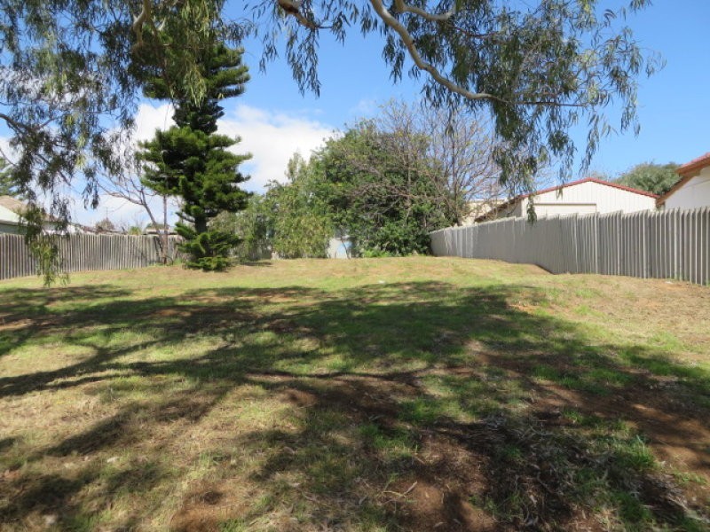 19 Hubbard Way, Medina WA 6167