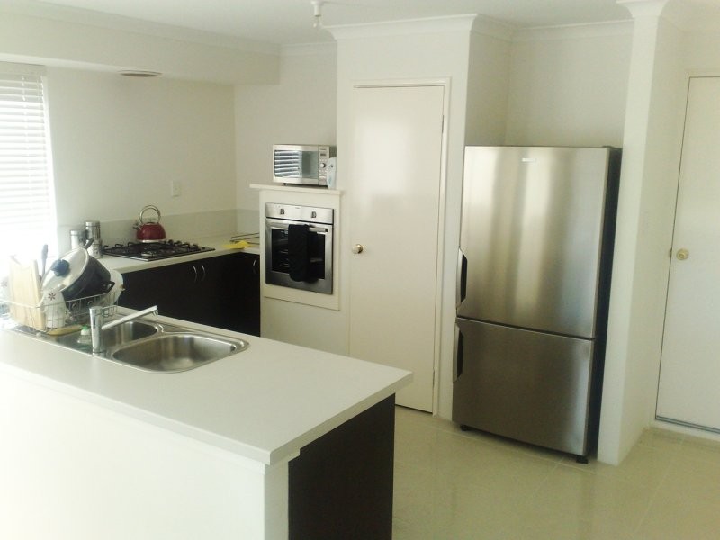 5 Glastonbury Street, Leda WA 6170
