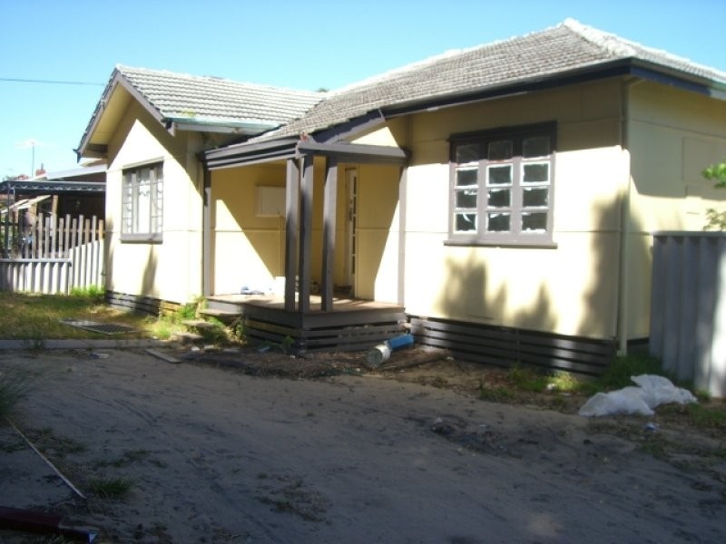 54 Medina Avenue, Medina WA 6167