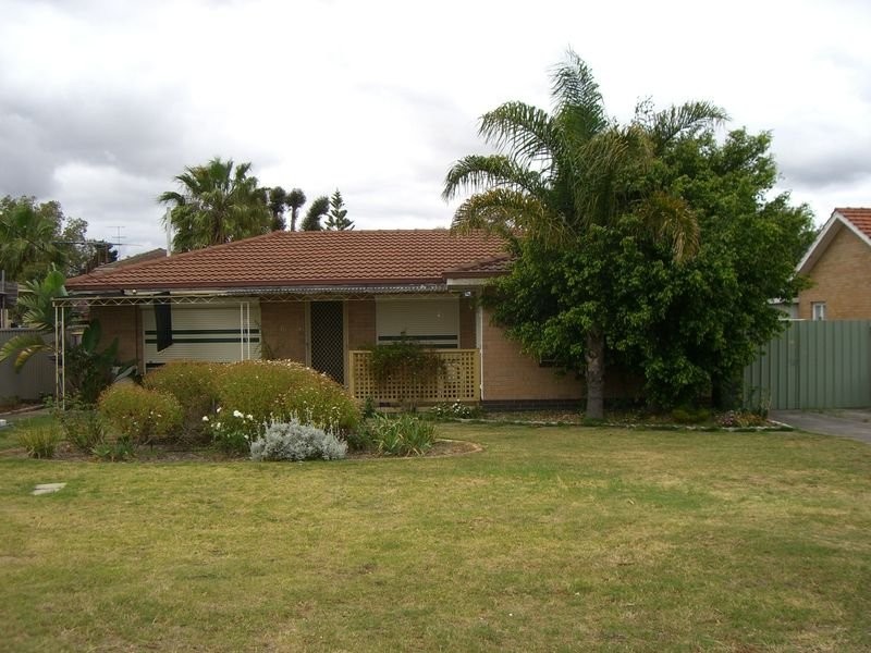 6 Butt Place, Orelia WA 6167