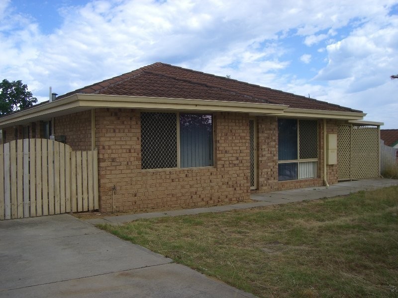 18 Welbourne Heights, Parmelia WA 6167