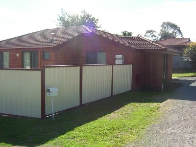 18 Corring Way, Parmelia WA 6167