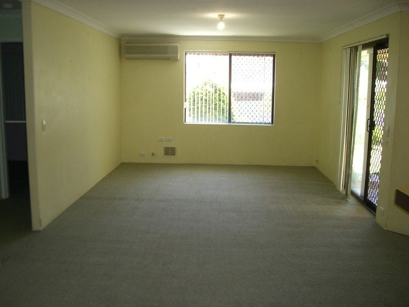 18 Corring Way, Parmelia WA 6167
