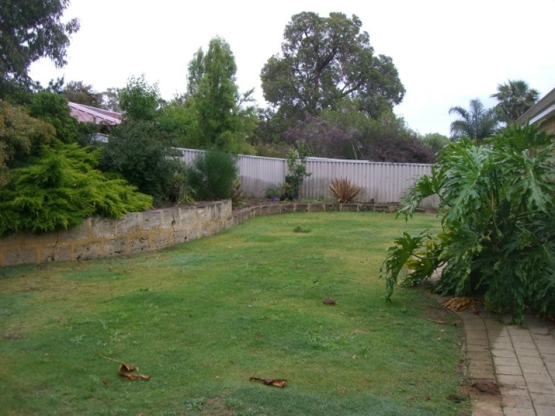 10 Darkins Retreat, Parmelia WA 6167