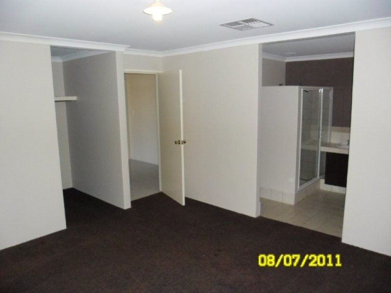 21 Merida Loop, Port Kennedy WA 6172