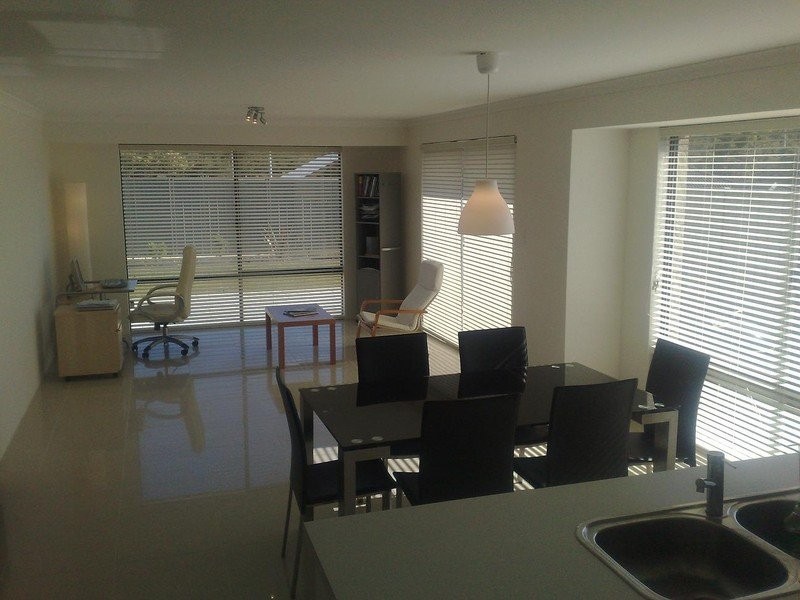 5 Glastonbury Street, Leda WA 6170