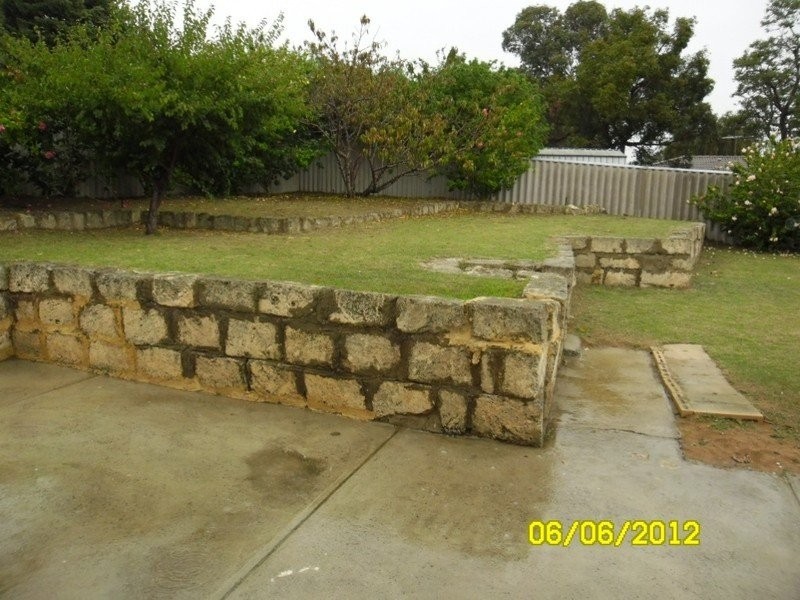 8 Tuart Ridge, Parmelia WA 6167