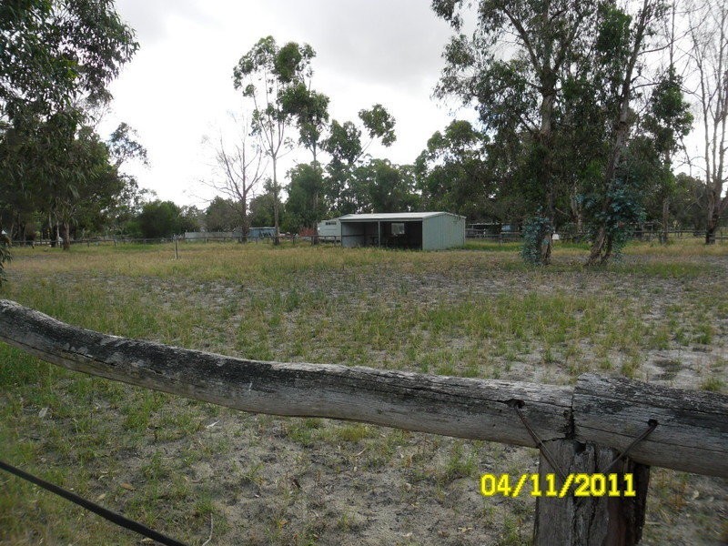 549 Orton Road, Oakford WA 6121