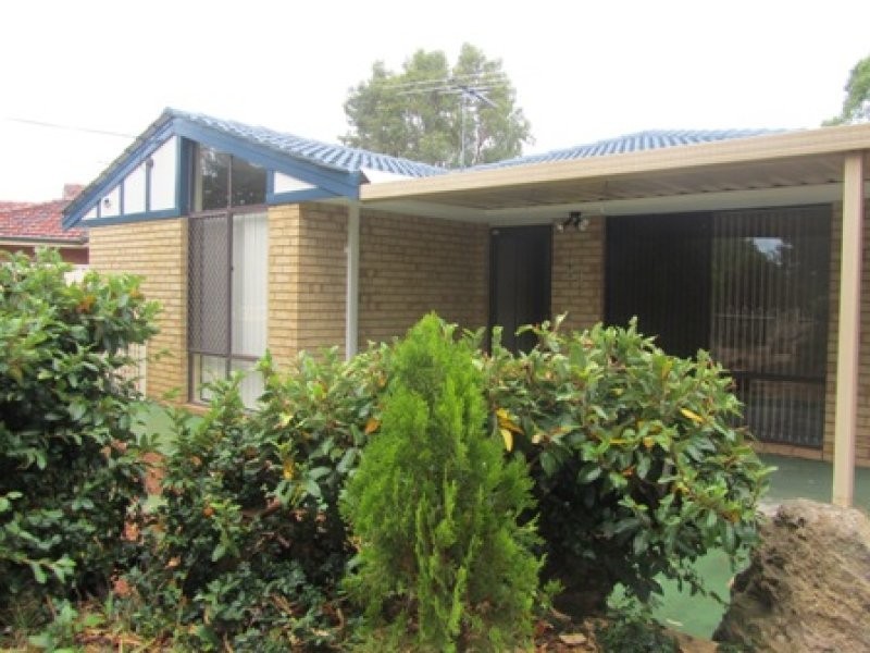 16 Skottowe Parkway, Parmelia WA 6167