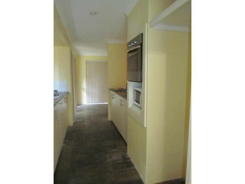 16 Skottowe Parkway, Parmelia WA 6167