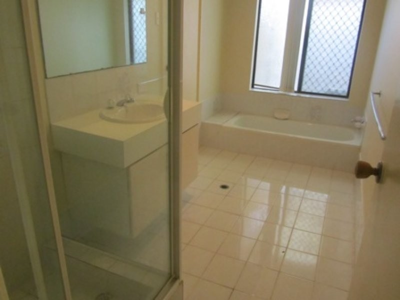 16 Skottowe Parkway, Parmelia WA 6167