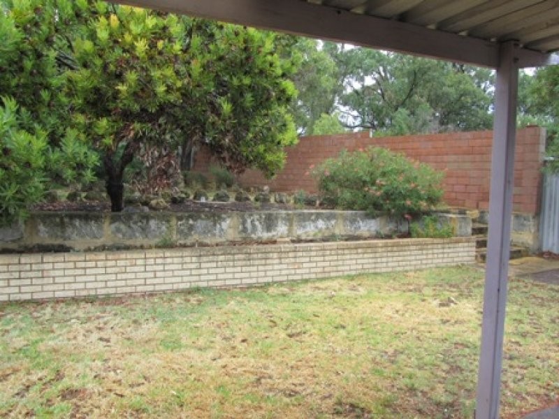 16 Skottowe Parkway, Parmelia WA 6167