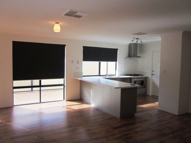 21 Shannon Pass, Bertram WA 6167