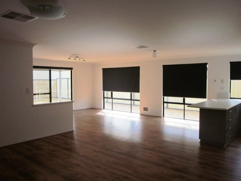 21 Shannon Pass, Bertram WA 6167