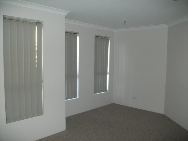 10 Cleopatra Circuit, Bertram WA 6167