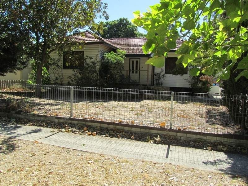 18 Derbal Street, Medina WA 6167