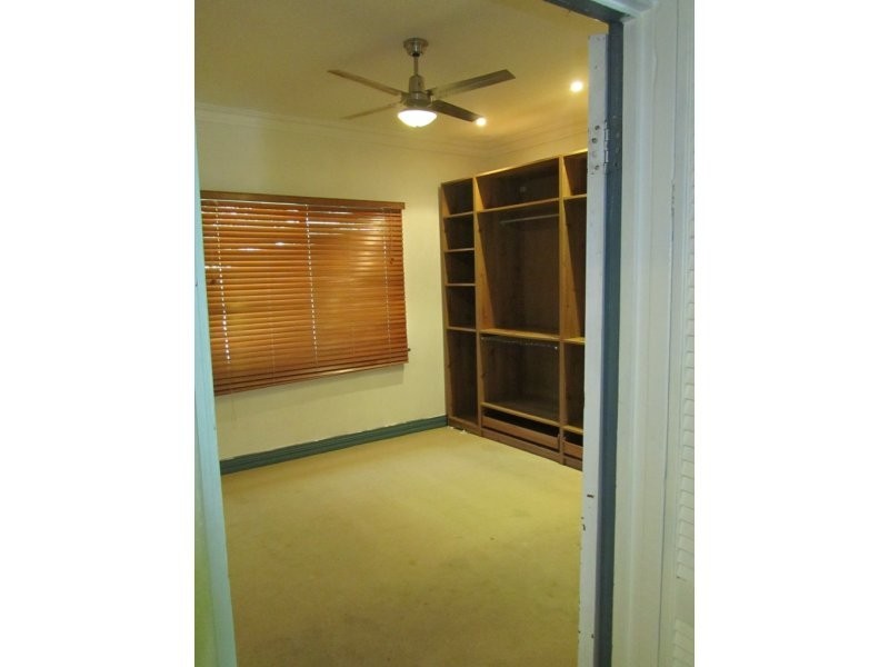 18 Derbal Street, Medina WA 6167