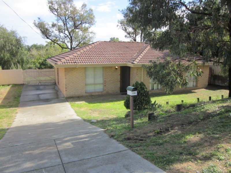 135 Parmelia Ave, Parmelia WA 6167