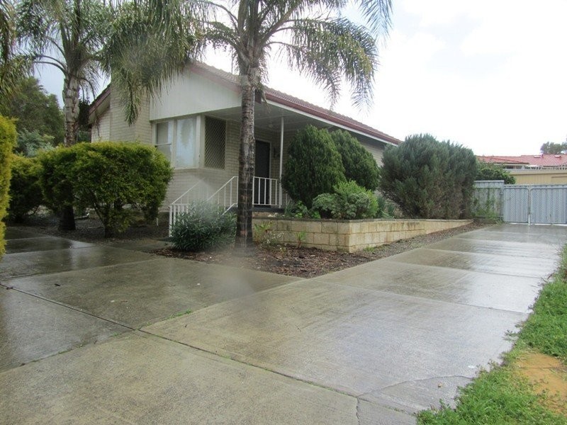 15 Rhodes Crescent, Calista WA 6167