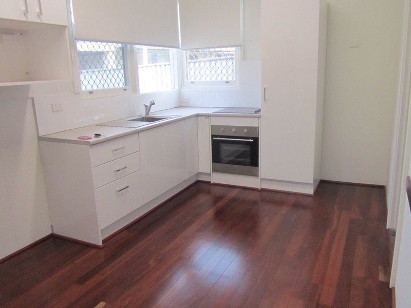 15 Rhodes Crescent, Calista WA 6167